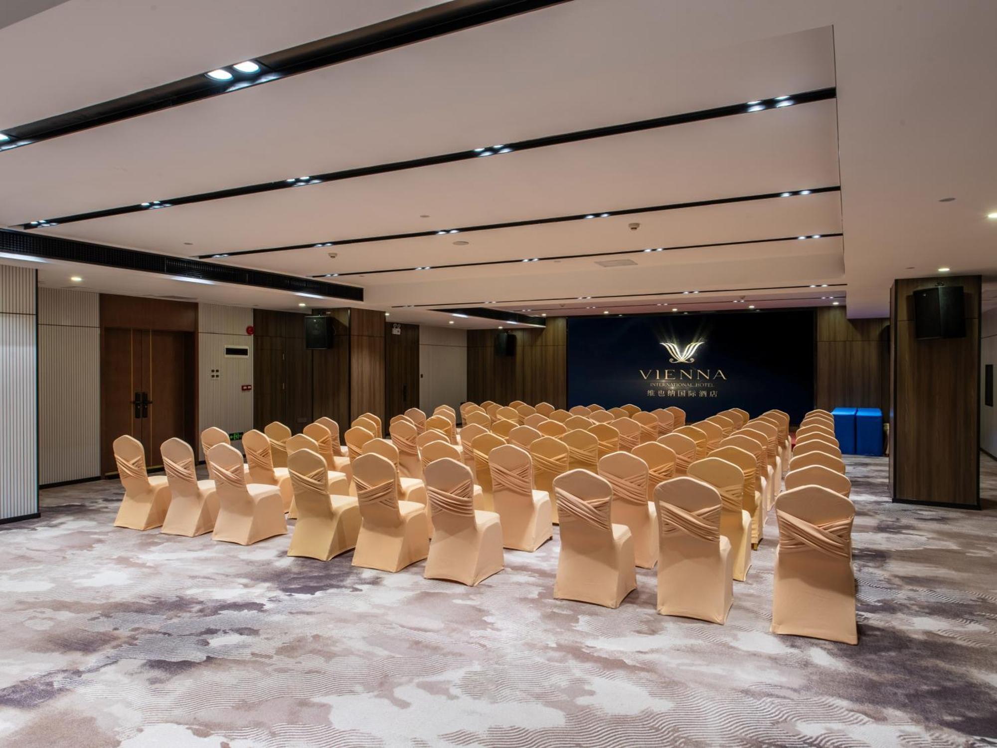Vienna International Hotel Guangzhou Baiyun International Conference Center Exterior photo